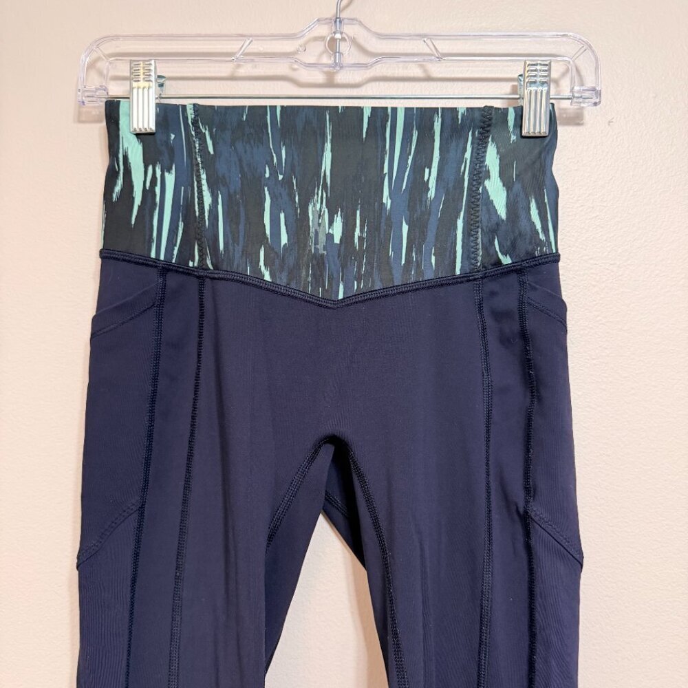 Lululemon All The Right Places Crop Leggings 4 Navy Blue Teal Printed Yoga Pants - Picture 4 of 7